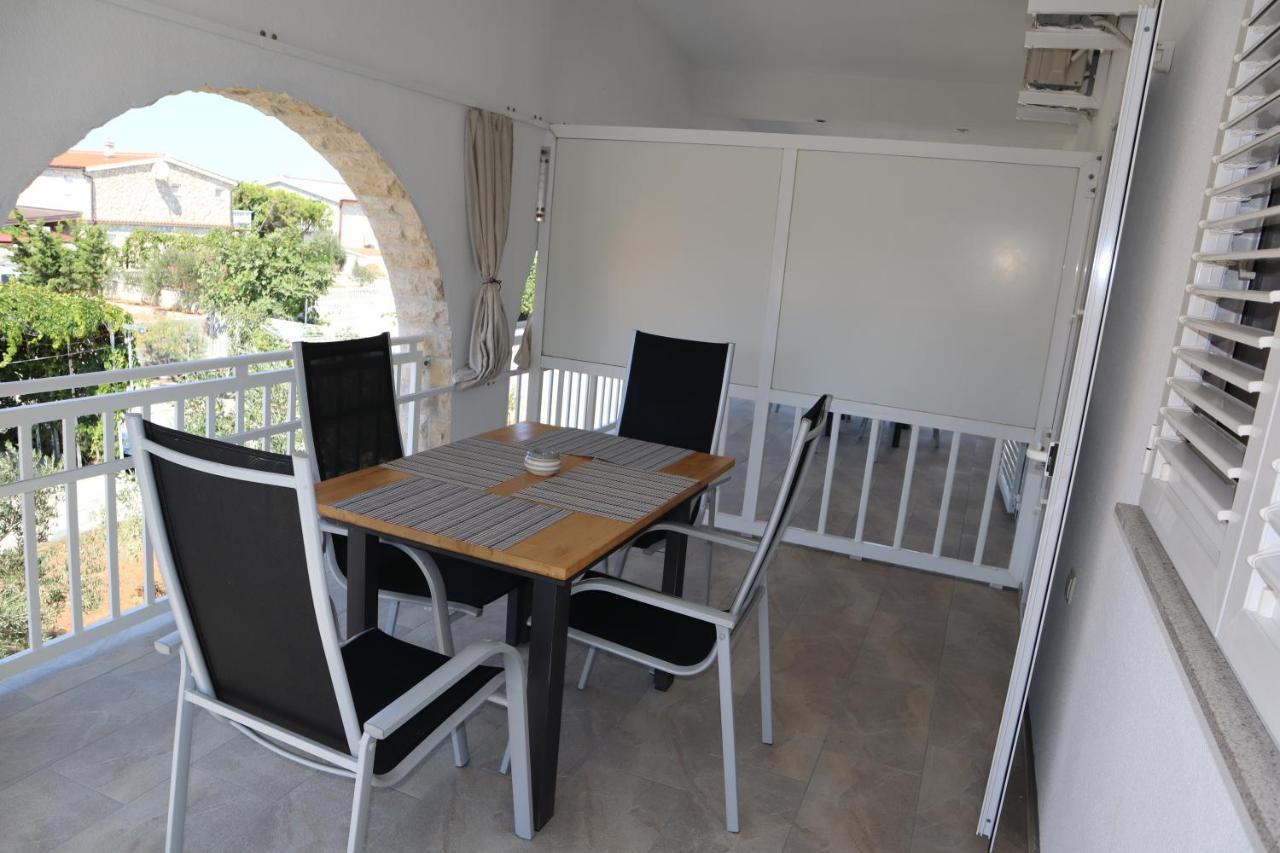 Apartmani Sanja Vir Exterior photo