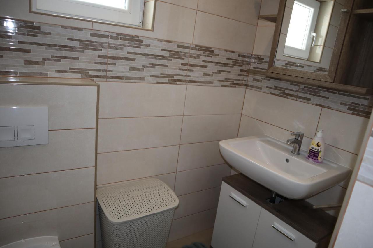 Apartmani Sanja Vir Exterior photo